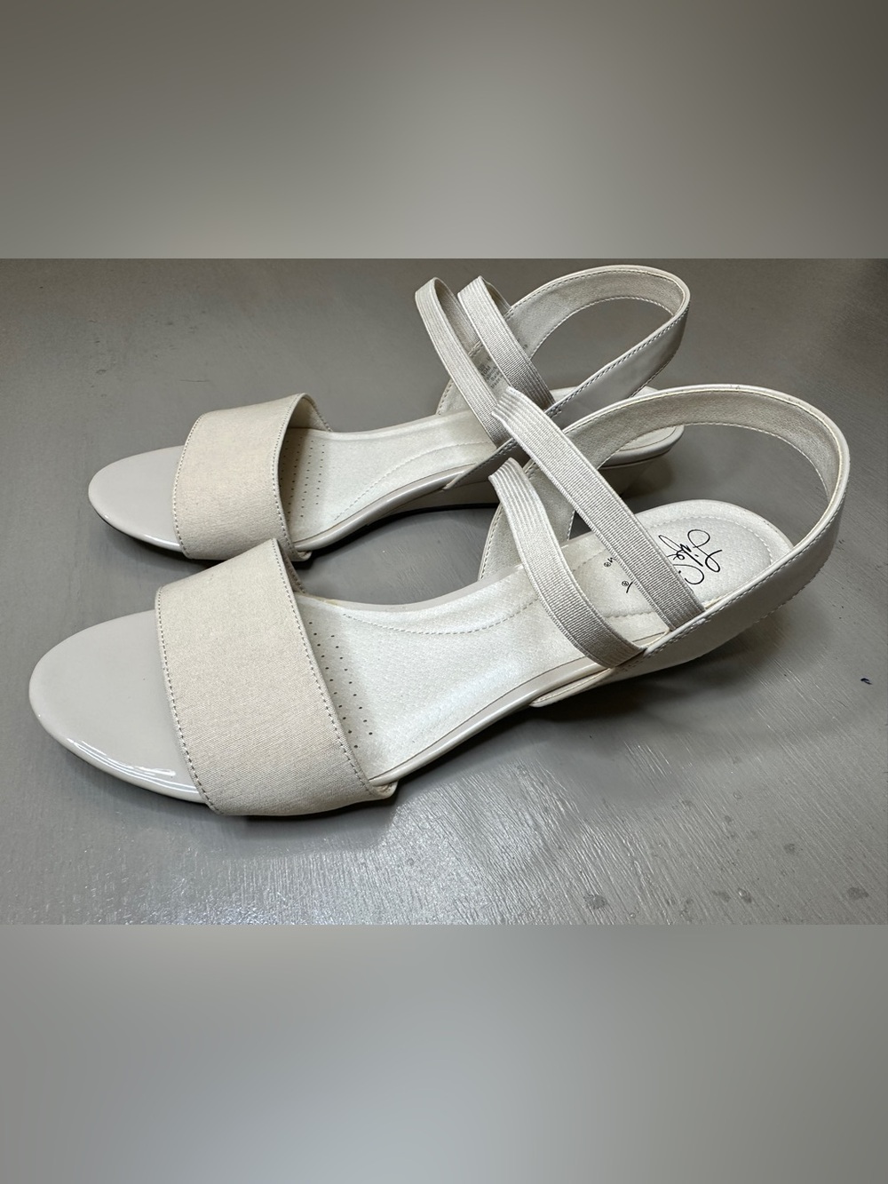 LifeStride Yolo Soft System Wedge Sandals Beige Nude Elastic Strappy Women 10M